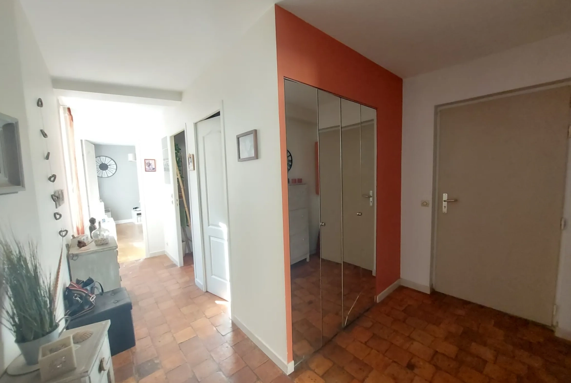 Appartement 4 pièces à Vernouillet centre-ville avec parking et cave 