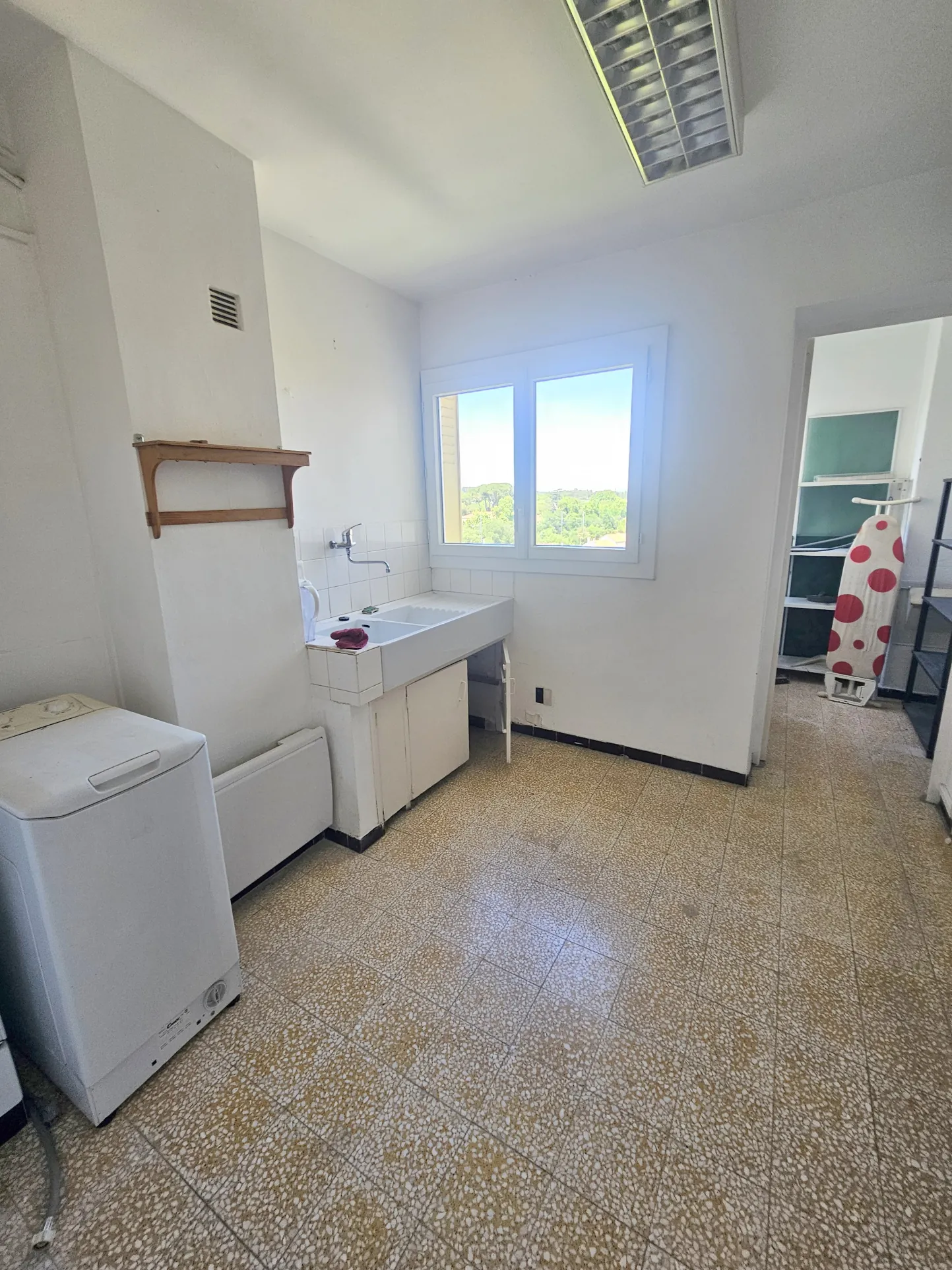 Appartement F3 à vendre à Montpellier avec terrasse, parking et vue dégagée 