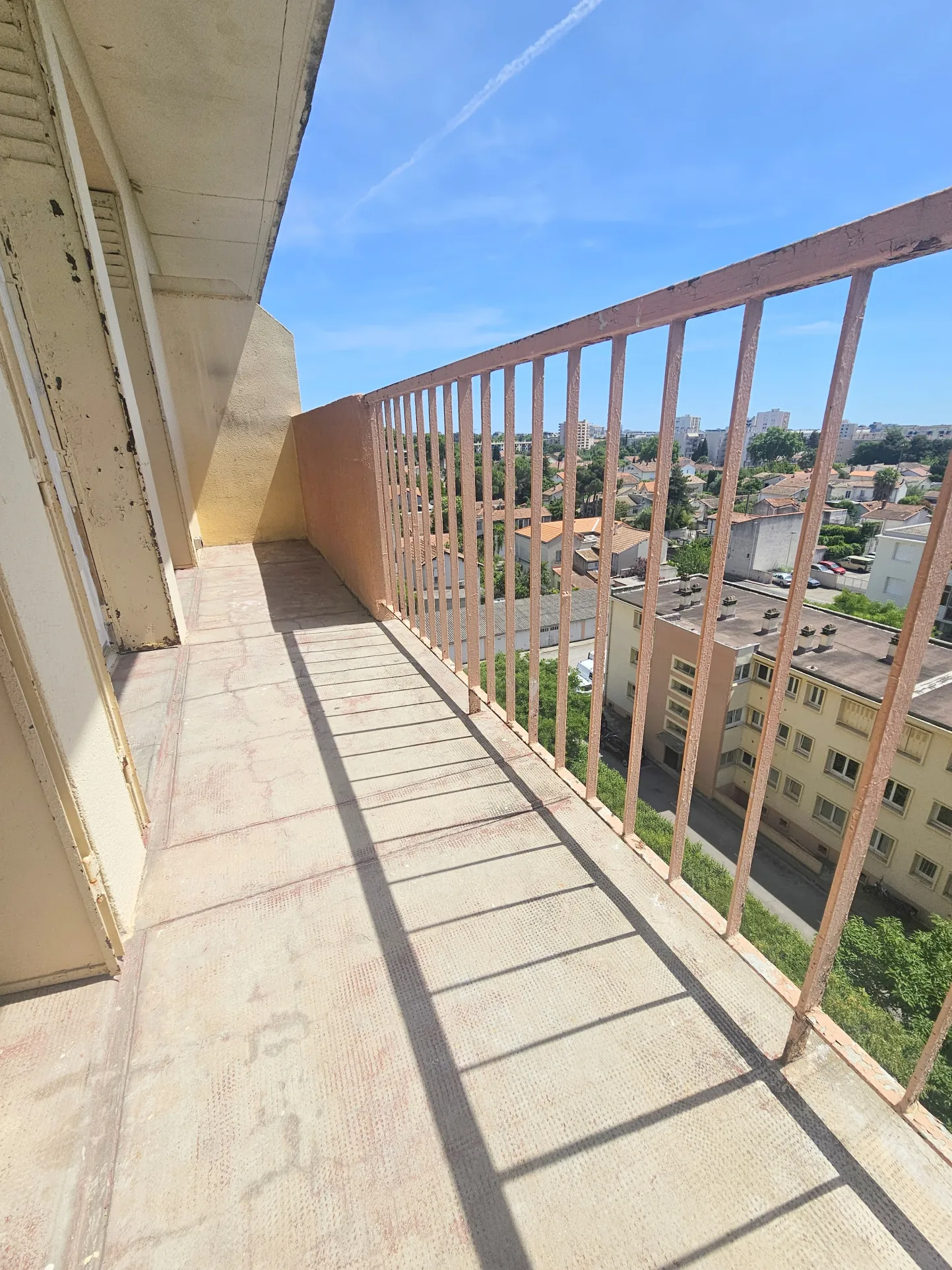 Appartement F3 à vendre à Montpellier avec terrasse, parking et vue dégagée 
