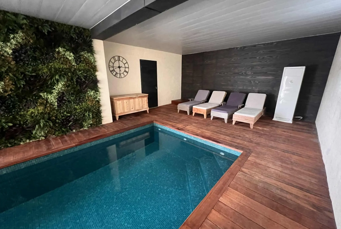 Magnifique maison de prestige avec piscine intérieure entre Aillant-sur-Tholon et Auxerre 