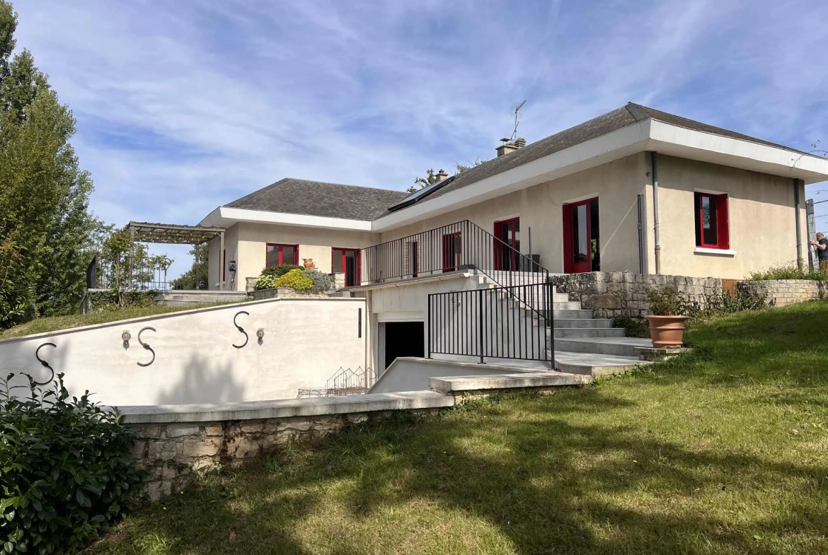 Magnifique maison de prestige avec piscine intérieure entre Aillant-sur-Tholon et Auxerre 
