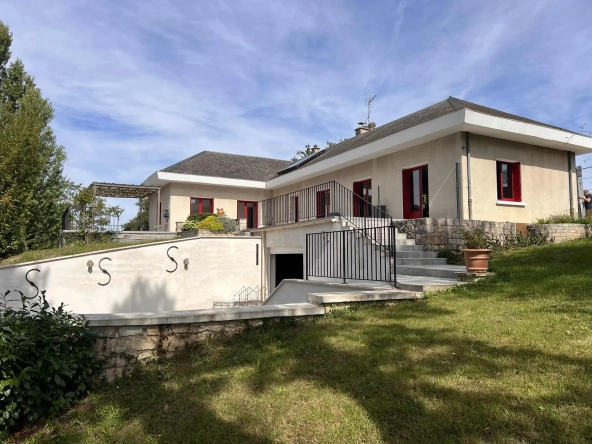 Magnifique maison de prestige avec piscine intérieure entre Aillant-sur-Tholon et Auxerre