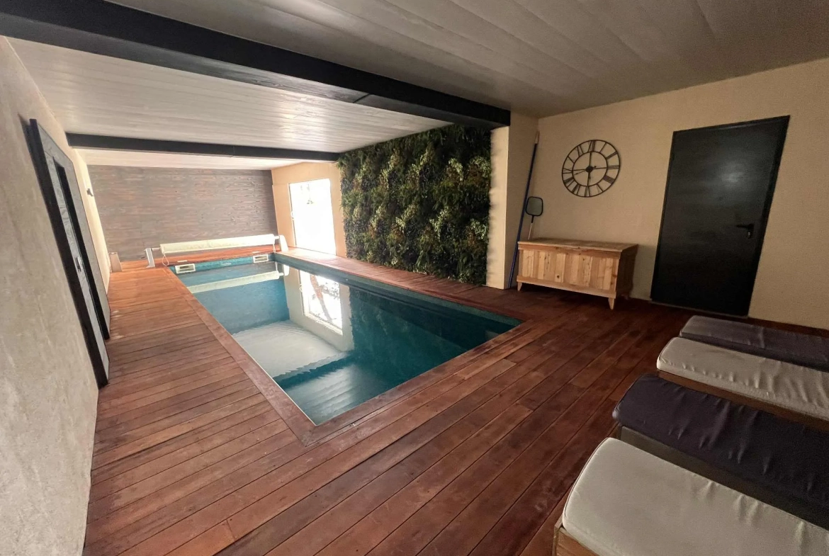 Magnifique maison de prestige avec piscine intérieure entre Aillant-sur-Tholon et Auxerre 