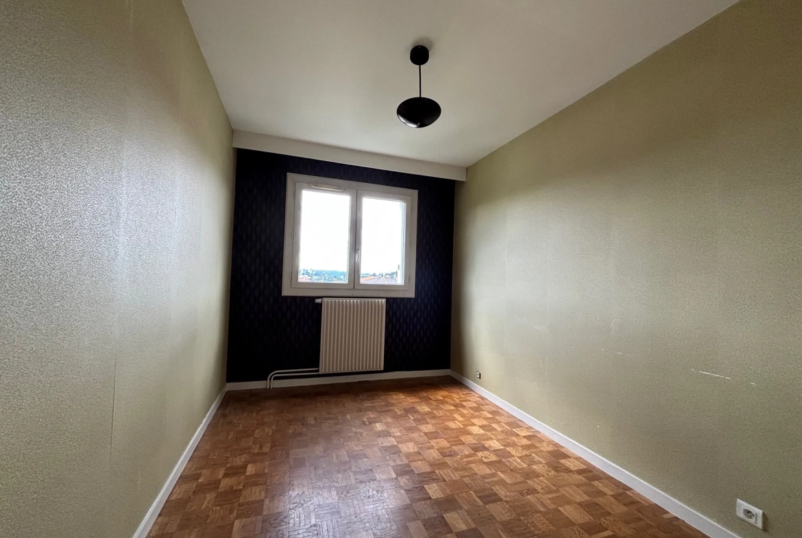 Appartement T4 à Saint-Étienne proche Stade Geoffroy Guichard avec parking et cave 
