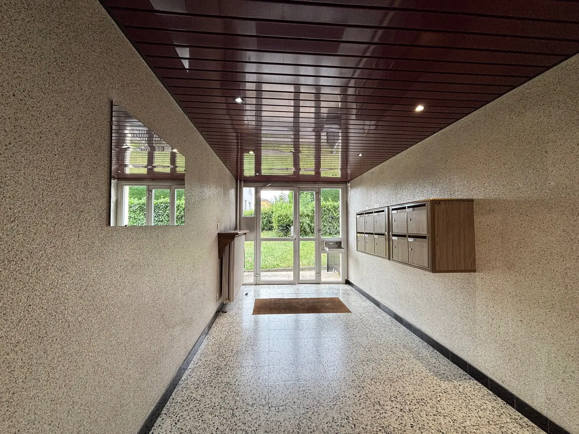 Appartement T4 à Saint-Étienne proche Stade Geoffroy Guichard avec parking et cave 