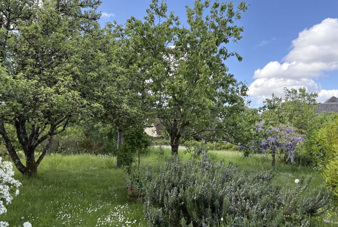Maison de plain-pied à vendre à Aillières-Beauvoir avec jardin de 400 m² 