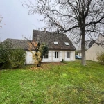 Maison individuelle 4 chambres à Restigné avec garage et jardin