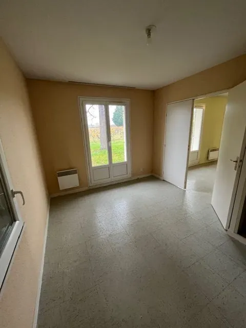 Maison individuelle 4 chambres à Restigné avec garage et jardin 