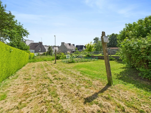 Maison à rénover de 72 m² avec garage et terrain à Quimper