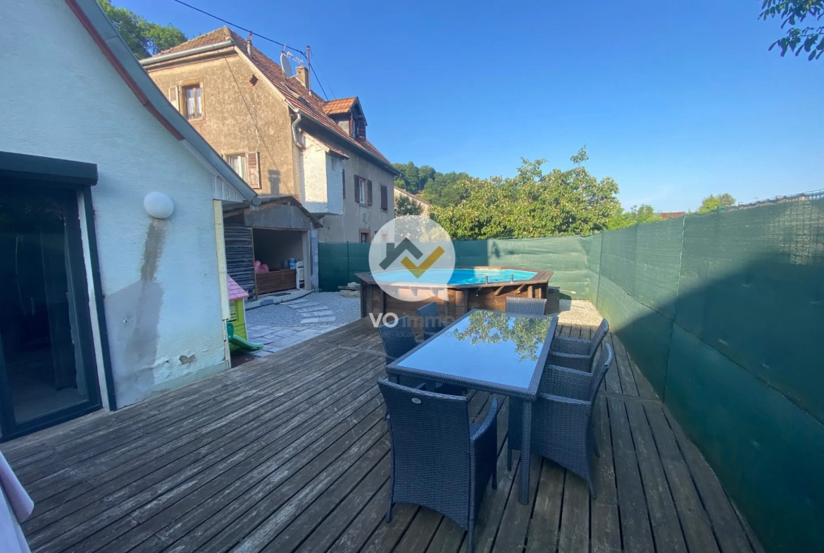 Maison de village rénovée avec charme à Lautenbach, 2 chambres, terrasse ensoleillée 