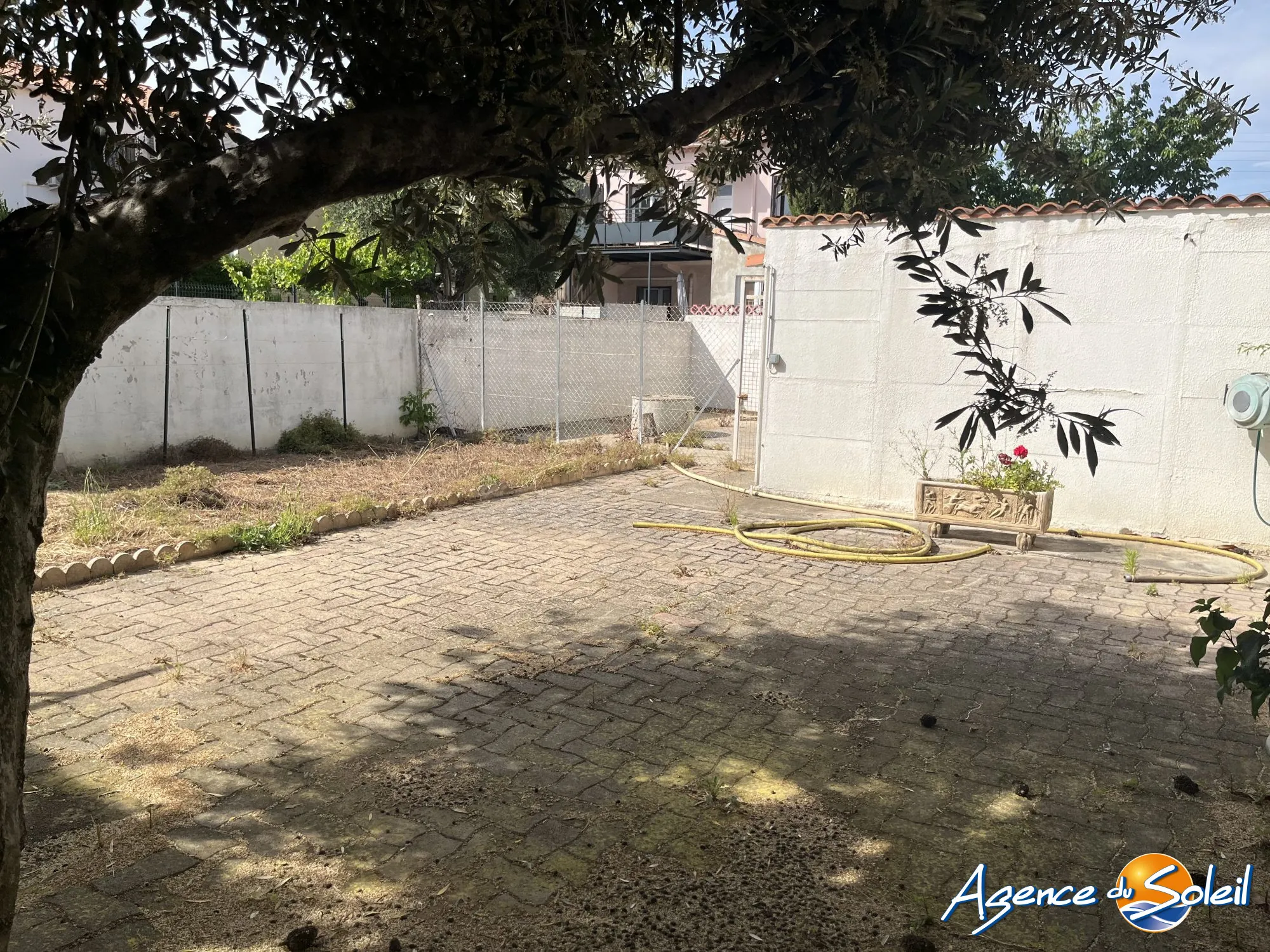 Terrain constructible de 240 m² à Narbonne - Opportunité rare 
