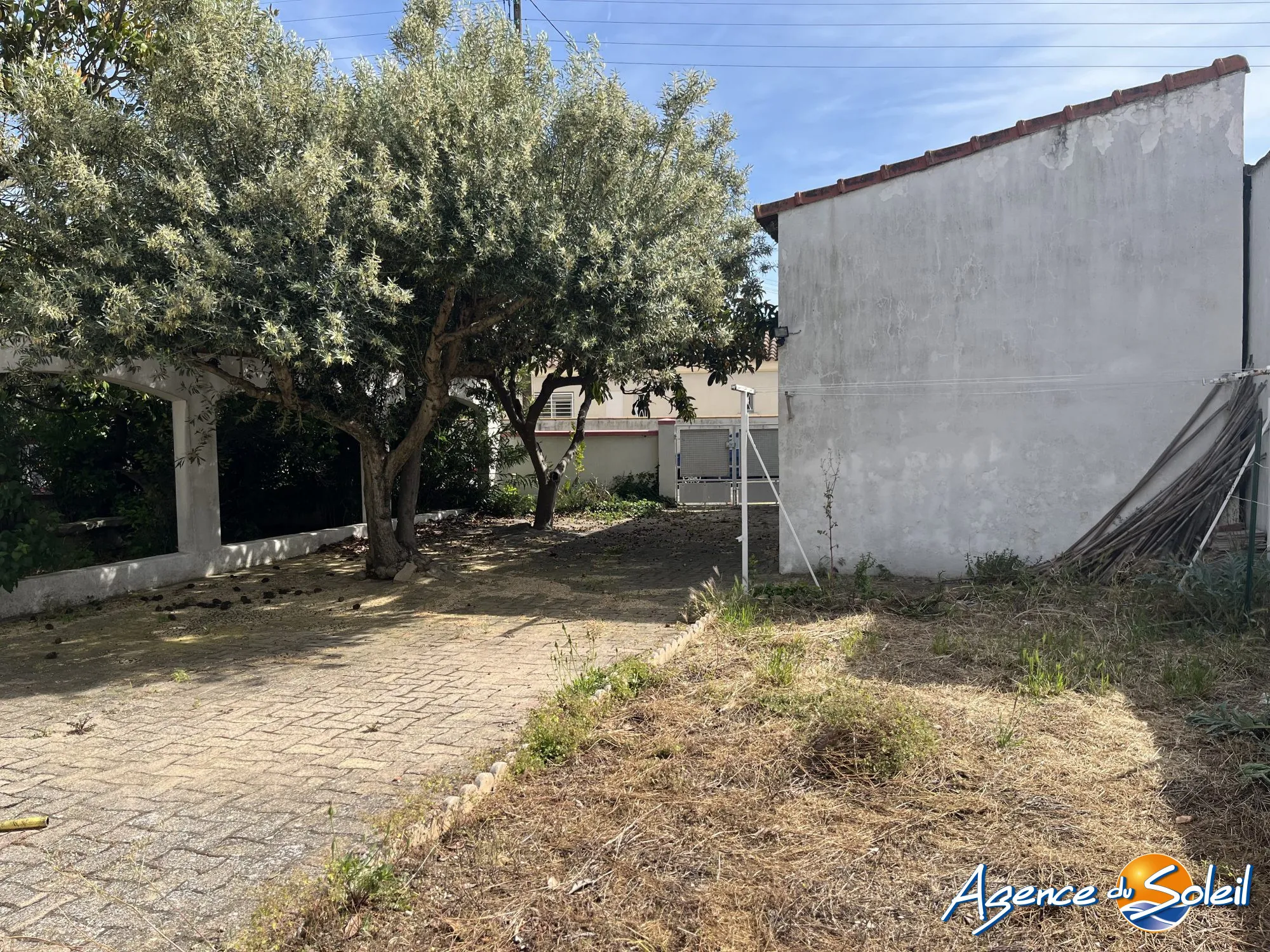 Terrain constructible de 240 m² à Narbonne - Opportunité rare 