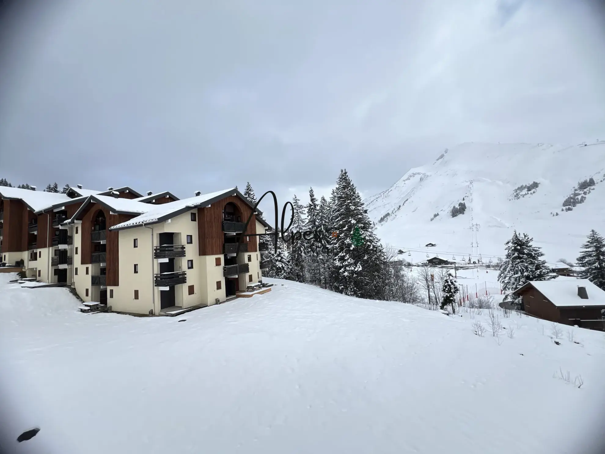 La vue depuis le balcon Appartement T2 entièrement meublé avec vue montagne à Manigod 