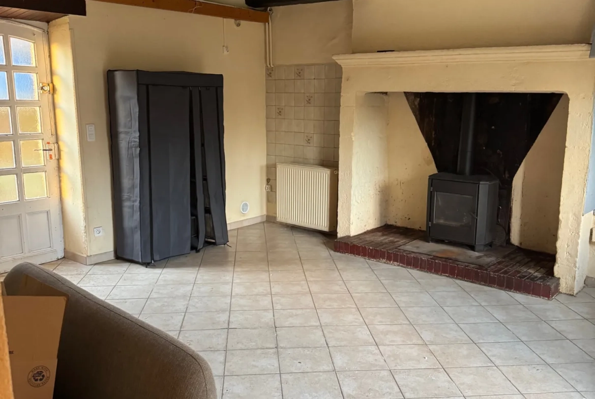 Rare maison en pierre avec dépendances et parcelle constructible à La Chapelle Aubareil 