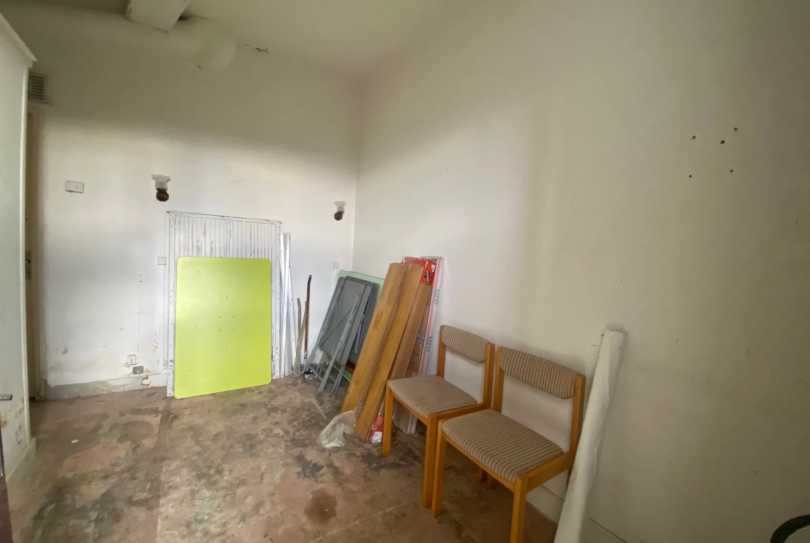 Appartement T3 à rénover avec jardin, chambres d'hôtes et vue vallée à Puy-l'Évêque 