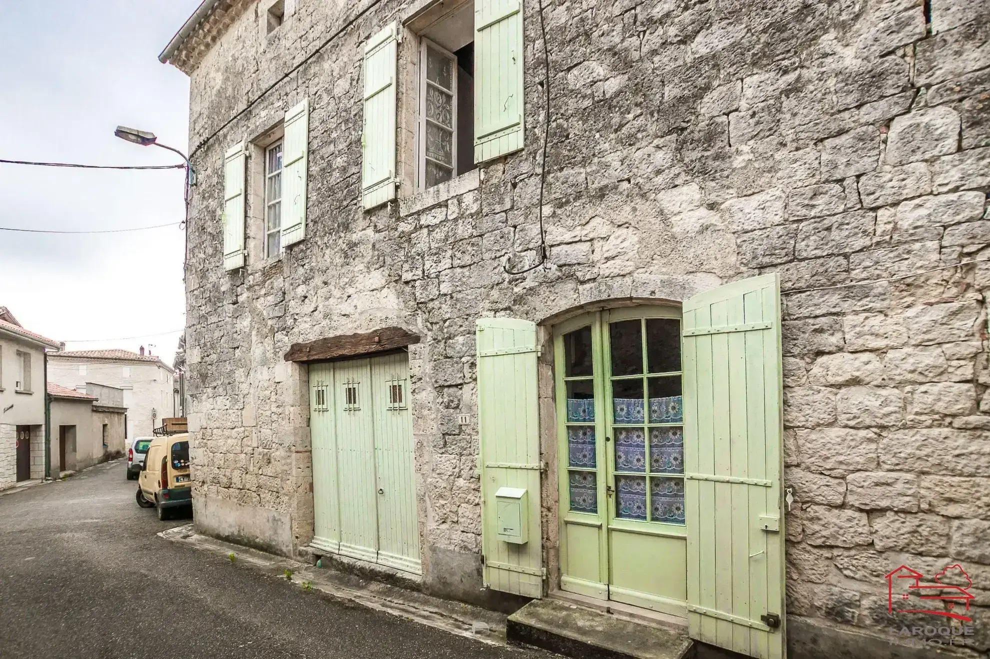 Maison ancienne à rénover avec grand terrain à vendre à Laroque-Timbaut 