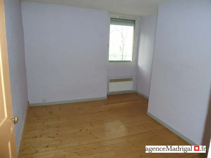 Appartement T2 dans le centre-ville de Voiron à vendre avec balcon et faible charges 