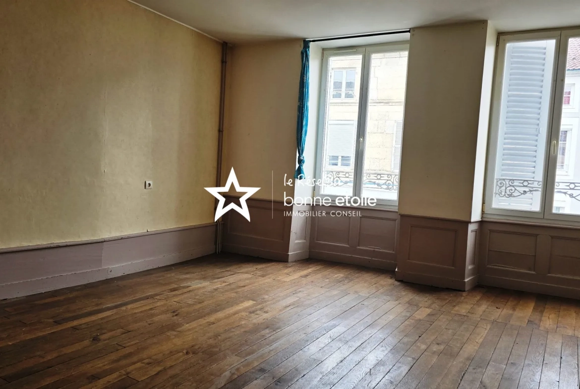 Maison de ville à vendre à Nogent, 4 chambres, terrasse, cave, terrain clos 