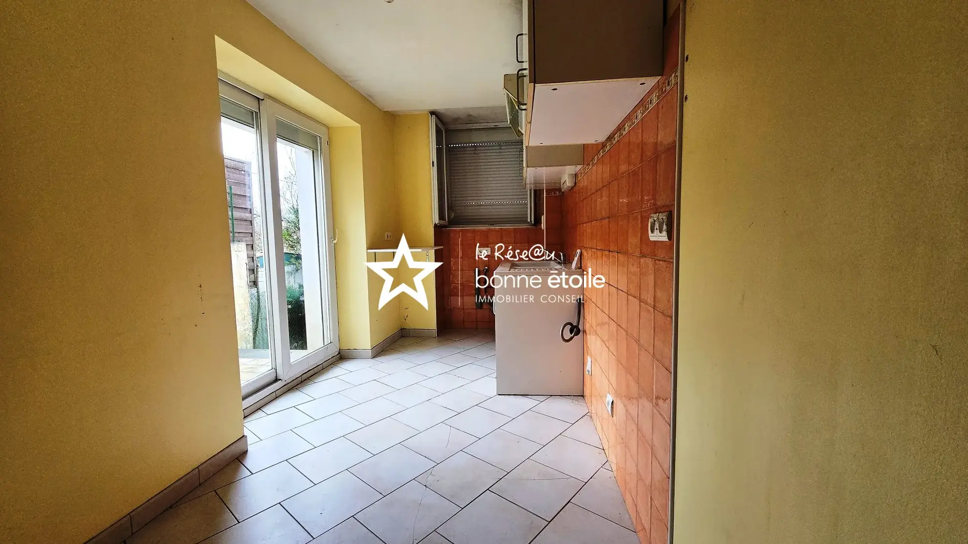 Maison de ville à vendre à Nogent, 4 chambres, terrasse, cave, terrain clos 