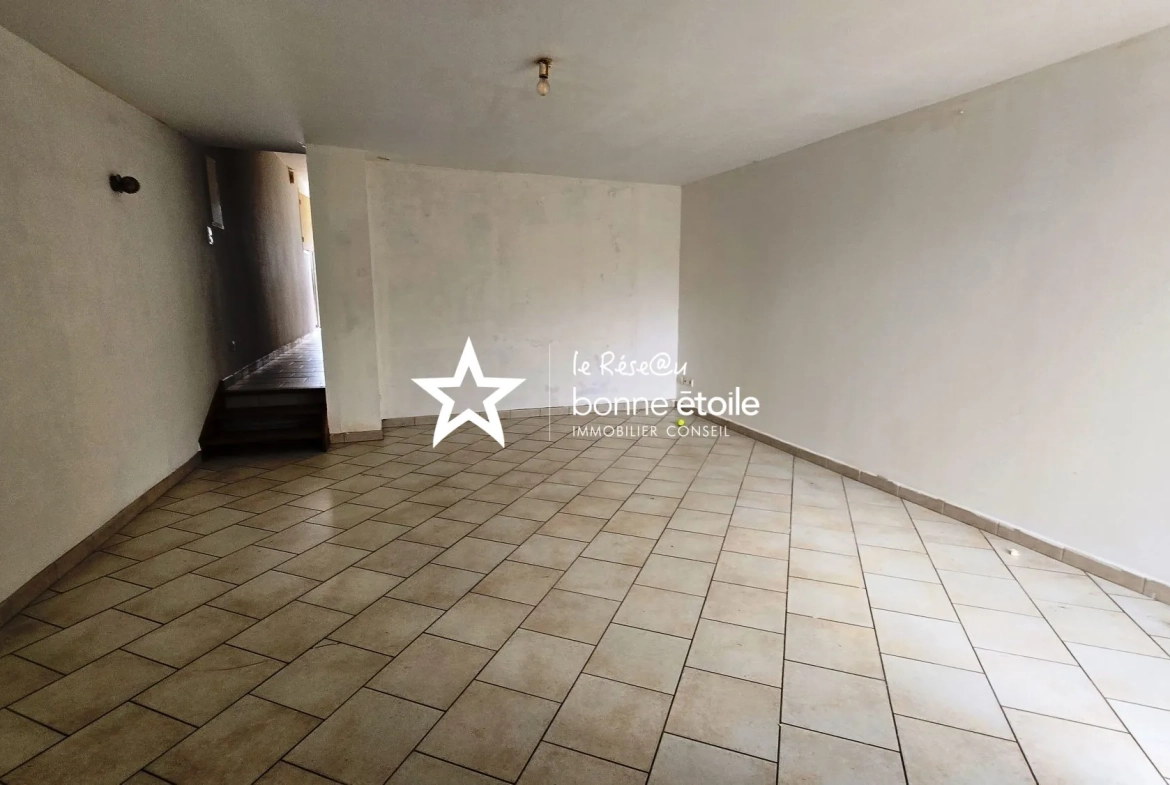 Maison de ville à vendre à Nogent, 4 chambres, terrasse, cave, terrain clos 