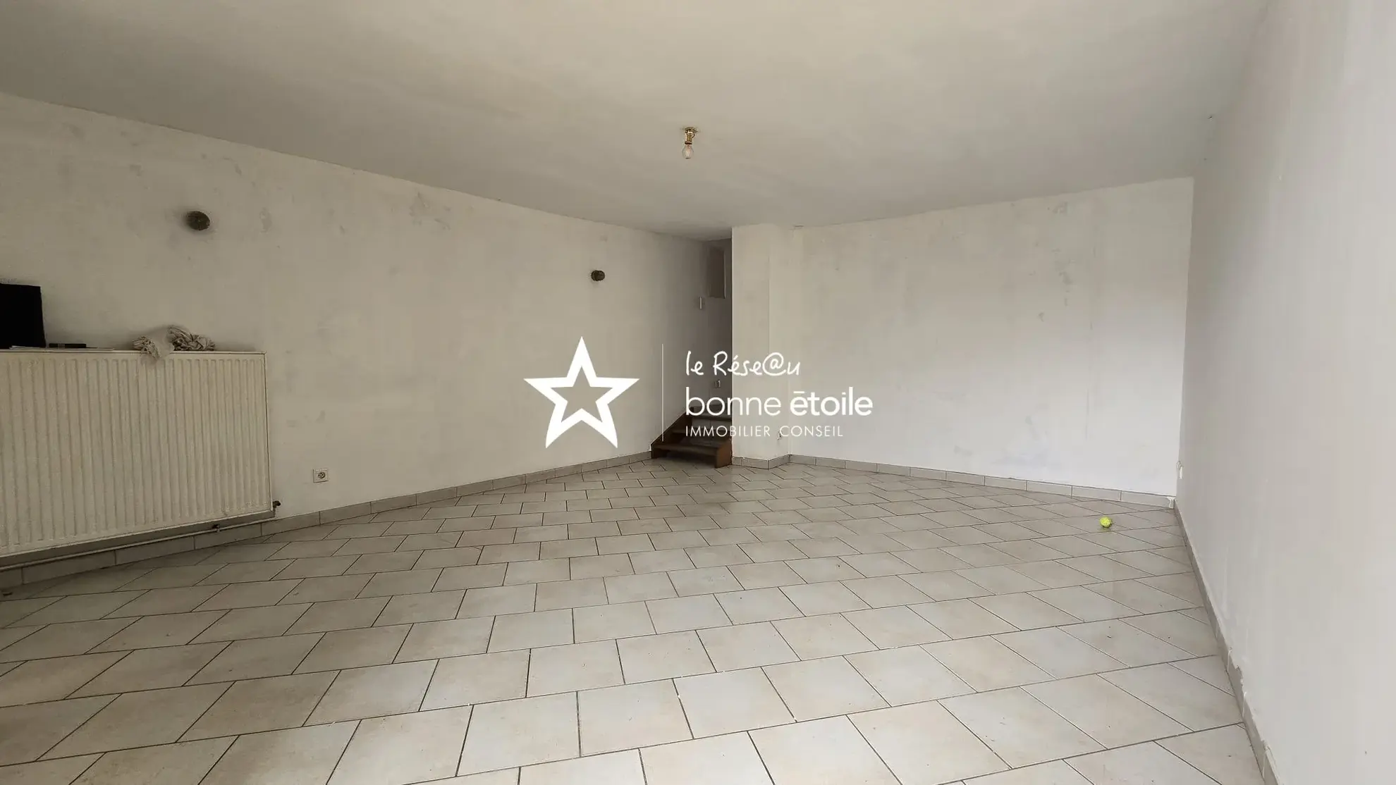 Maison de ville à vendre à Nogent, 4 chambres, terrasse, cave, terrain clos 