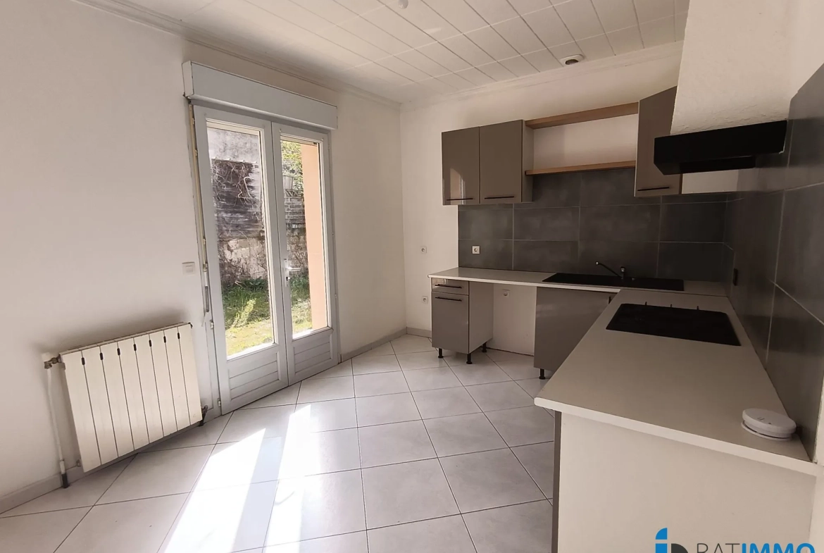 Villa individuelle avec 3 chambres et garage à Mazamet, Tarn 