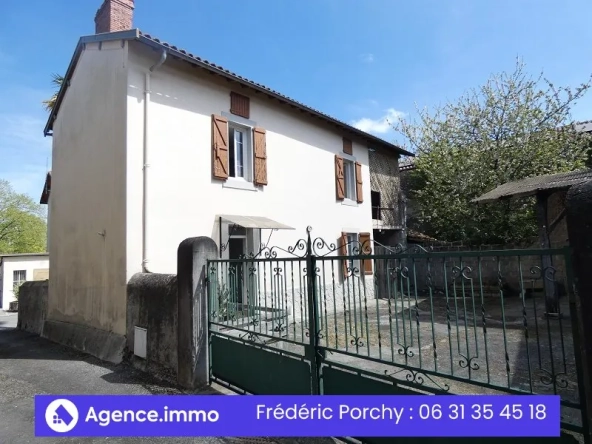 Maison de village à vendre à Labarthe-Rivière avec garage et jardin