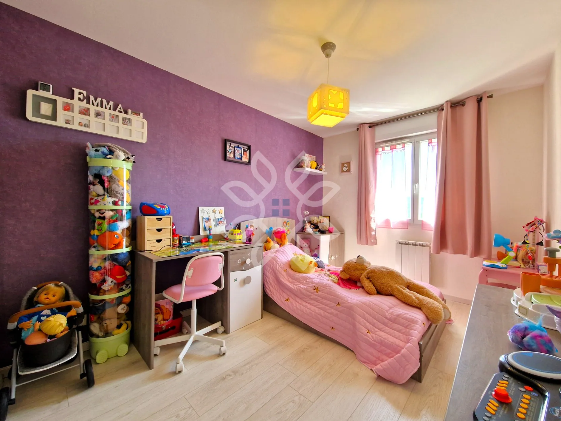 Maison familiale moderne avec vue dégagée à Vergongheon - 90 m², jardin de 2729 m² 