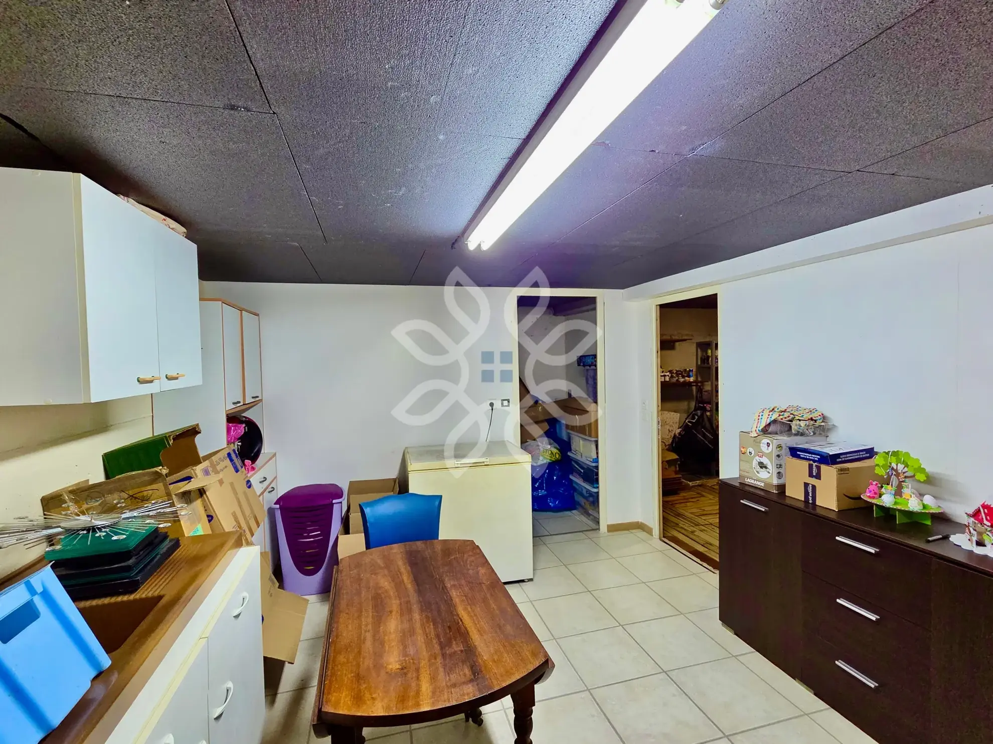 Maison familiale moderne avec vue dégagée à Vergongheon - 90 m², jardin de 2729 m² 