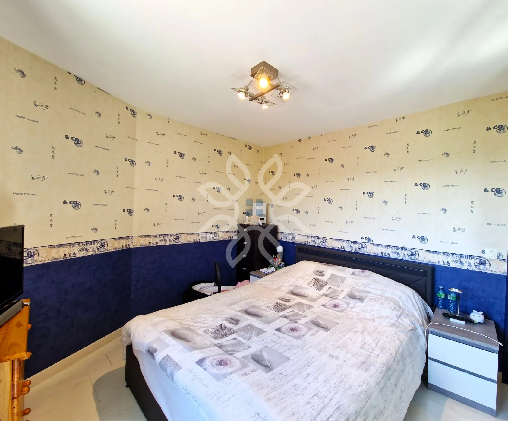 Maison familiale moderne avec vue dégagée à Vergongheon - 90 m², jardin de 2729 m² 