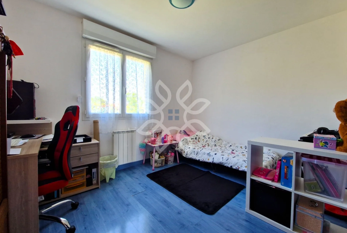 Maison familiale moderne avec vue dégagée à Vergongheon - 90 m², jardin de 2729 m² 