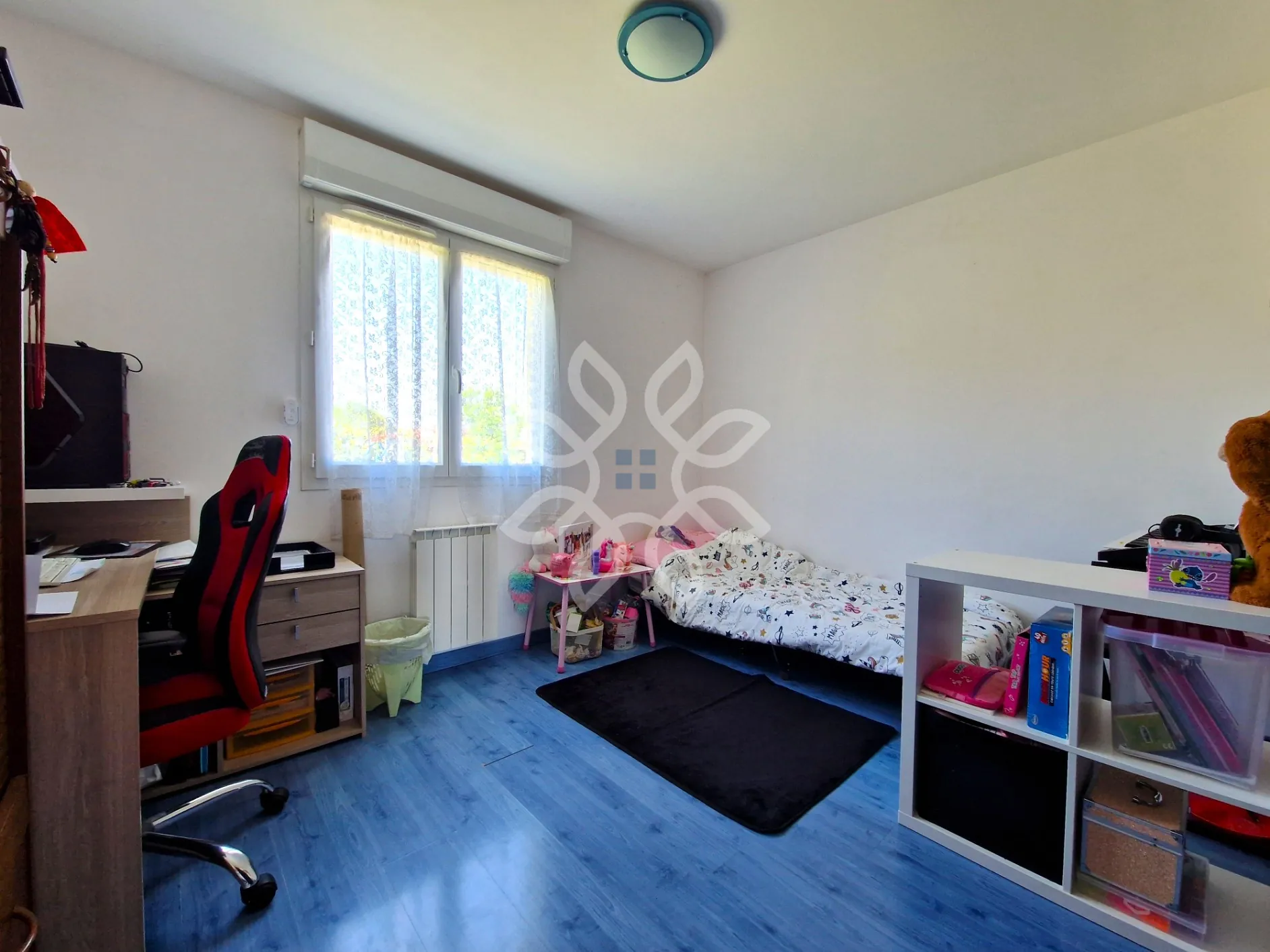 Maison familiale moderne avec vue dégagée à Vergongheon - 90 m², jardin de 2729 m² 