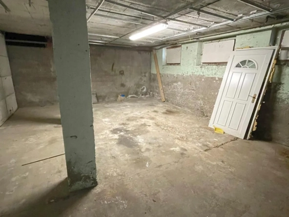 Atelier à vendre avec jardin privé à Collonges-sous-Salève, potentiel de transformation