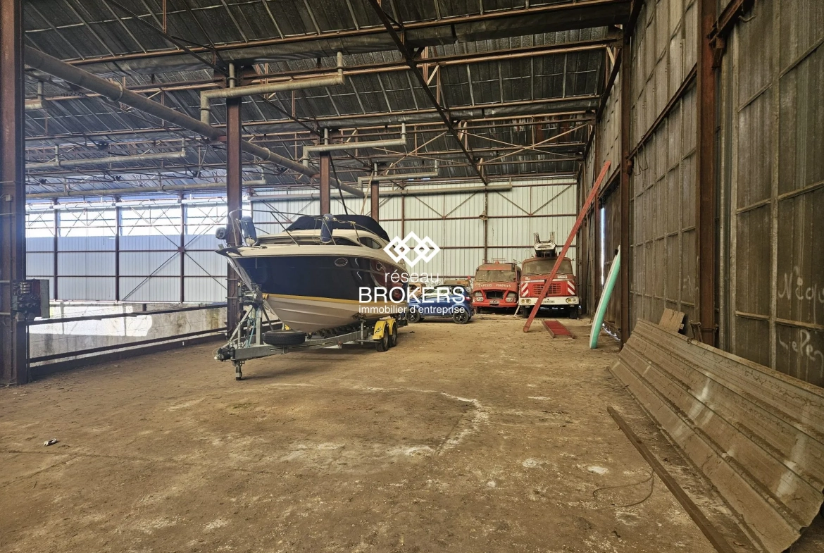 Bâtiment industriel à vendre à Saint-Amour, 1905 m², opportunités professionnelles 