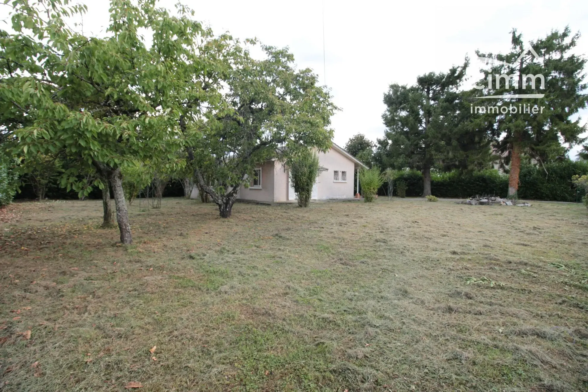 Villa de plain-pied à vendre à Saint-Siméon-de-Bressieux, calme et grand terrain 