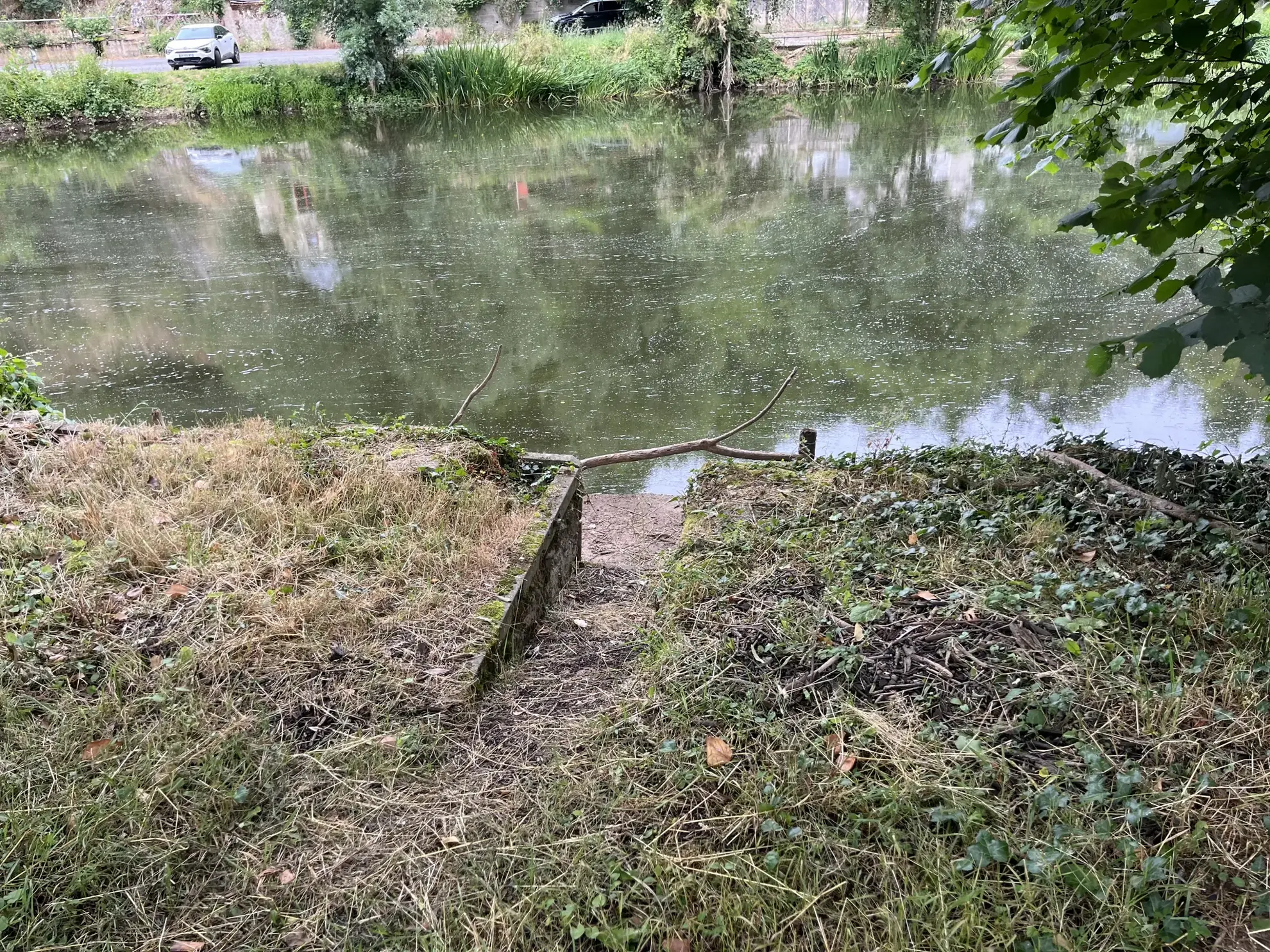 Terrain de pêche en bord de rivière le Thouet à Saint-Jacques-de-Thouars - 235 m² avec abri de jardin 
