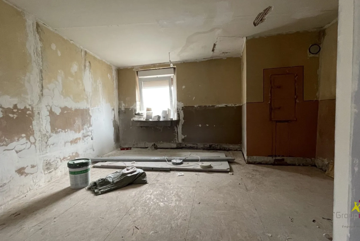 Maison à rénover de 137 m² avec garage et dépendance à Saales 