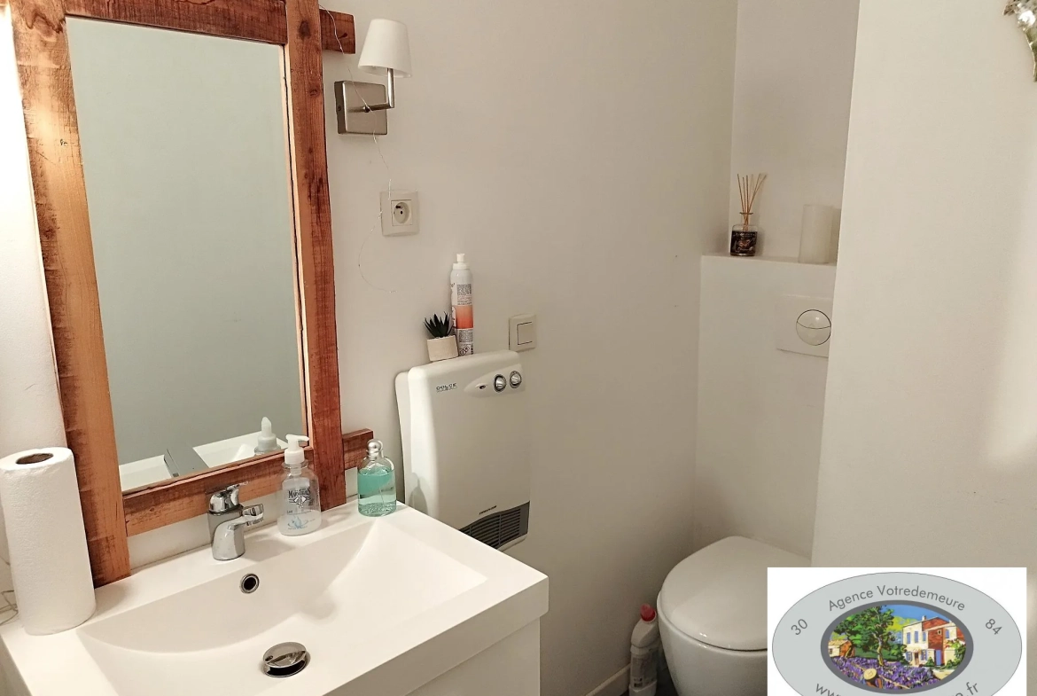 Studio de 28 m² à Avignon, habitation ou local professionnel avec cellier, proche centre 
