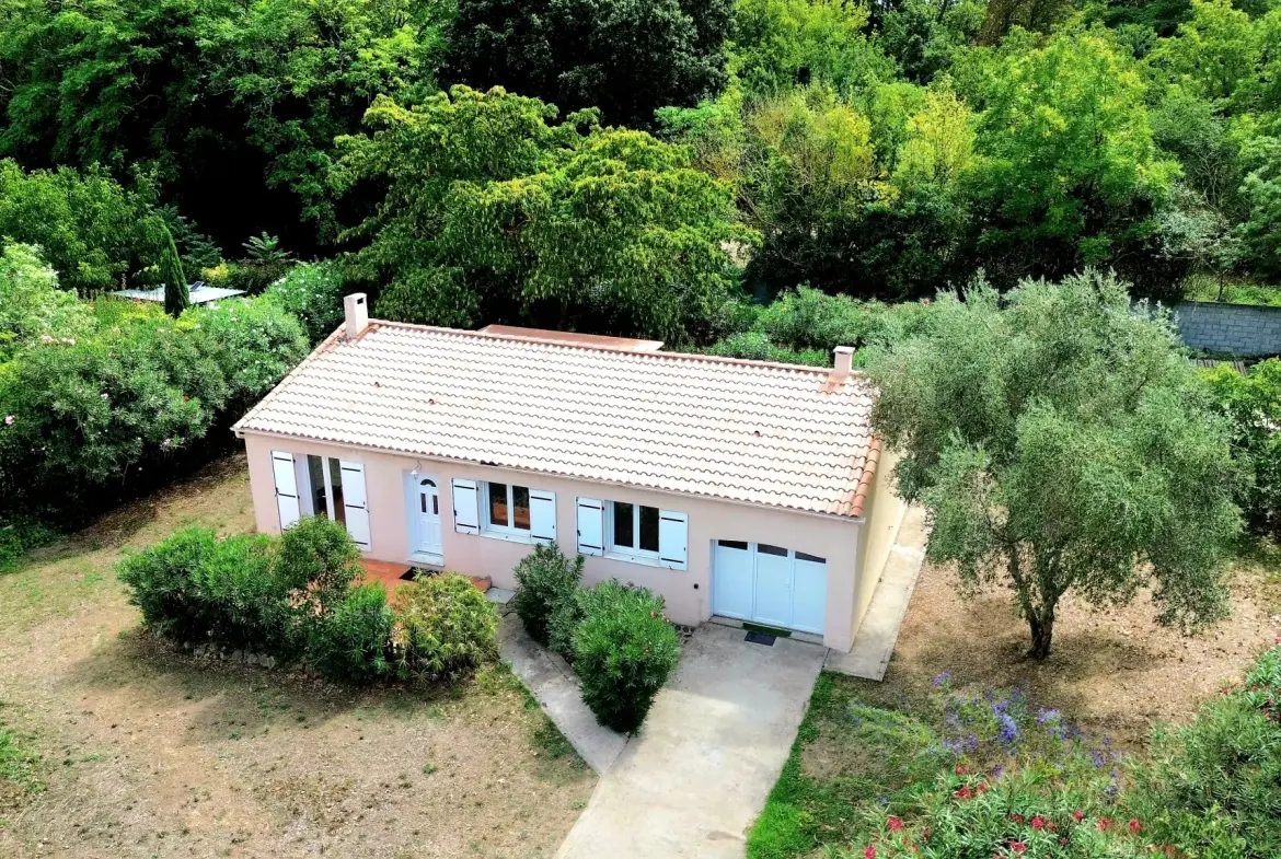 Villa de plain-pied rénovée avec jardin à Luc-sur-Orbieu 