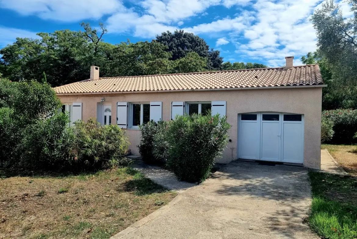 Villa de plain-pied rénovée avec jardin à Luc-sur-Orbieu 