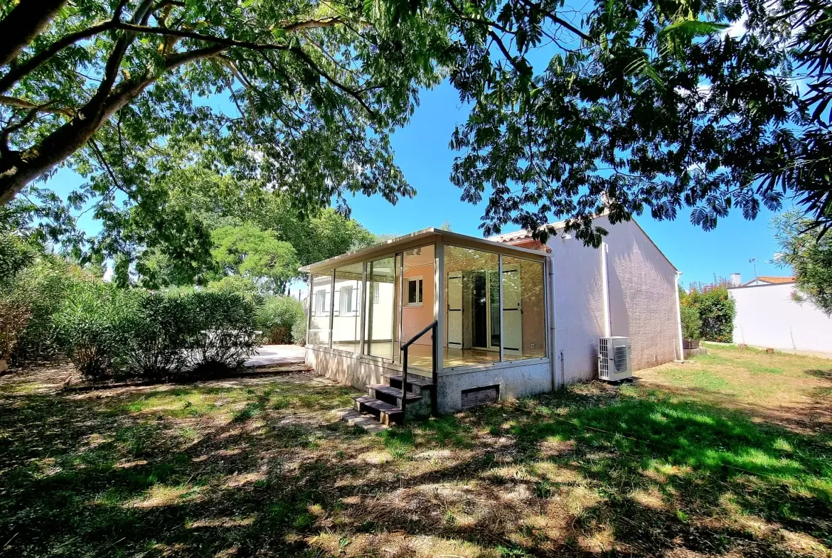 Villa de plain-pied rénovée avec jardin à Luc-sur-Orbieu 