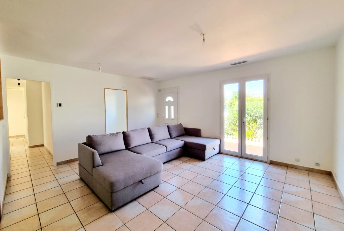 Villa de plain-pied rénovée avec jardin à Luc-sur-Orbieu 