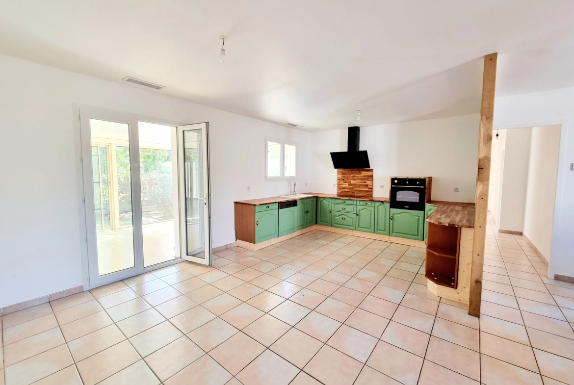 Villa de plain-pied rénovée avec jardin à Luc-sur-Orbieu 