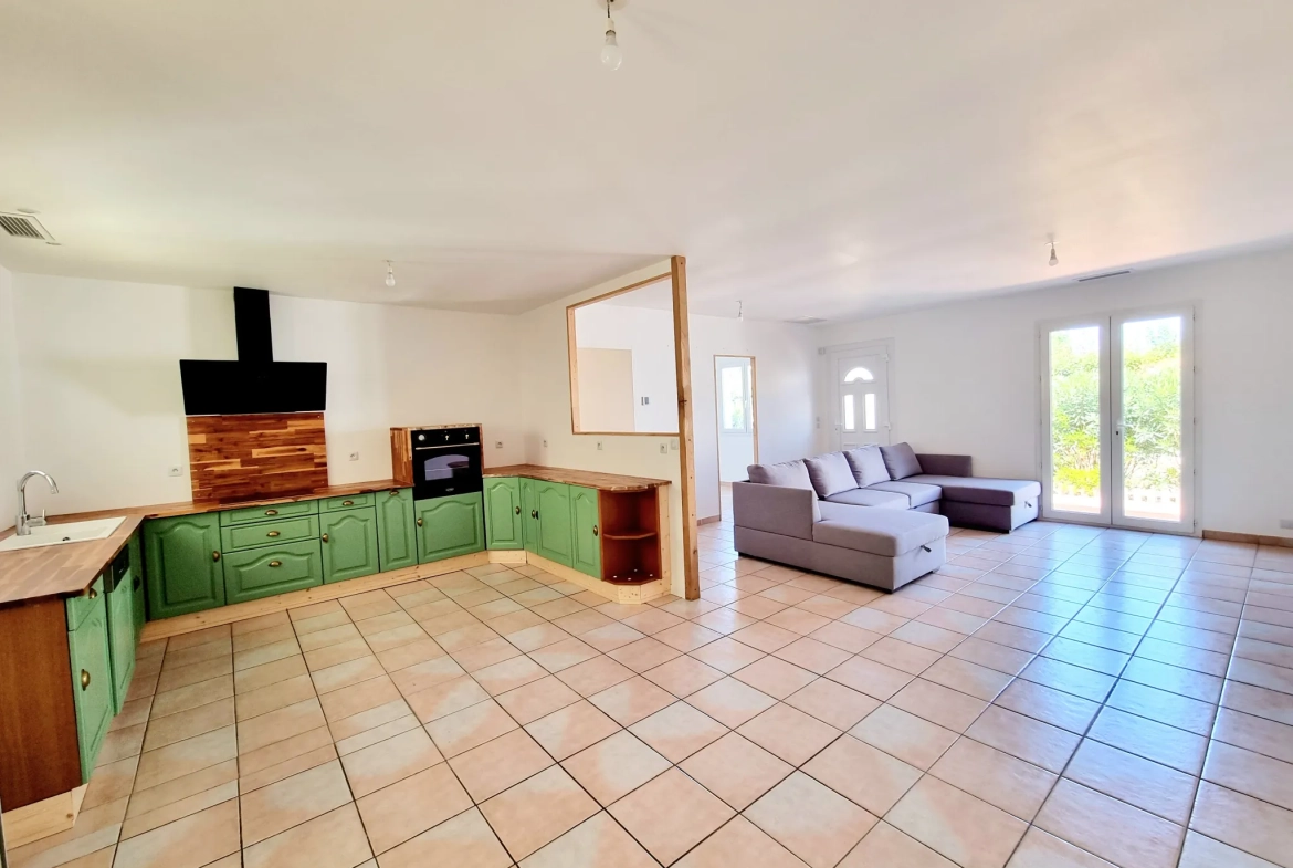 Villa de plain-pied rénovée avec jardin à Luc-sur-Orbieu 