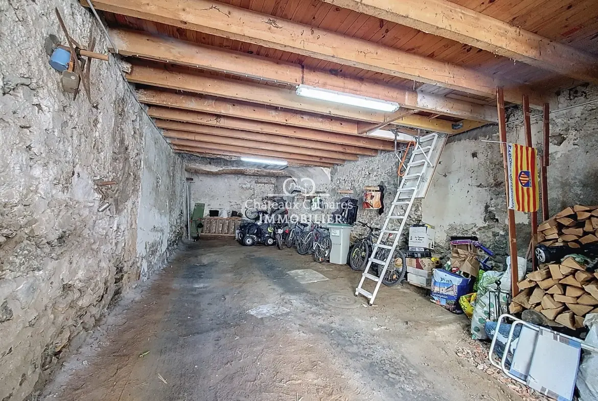 Maison ancienne à Maury avec grand garage – Charme et potentiel 
