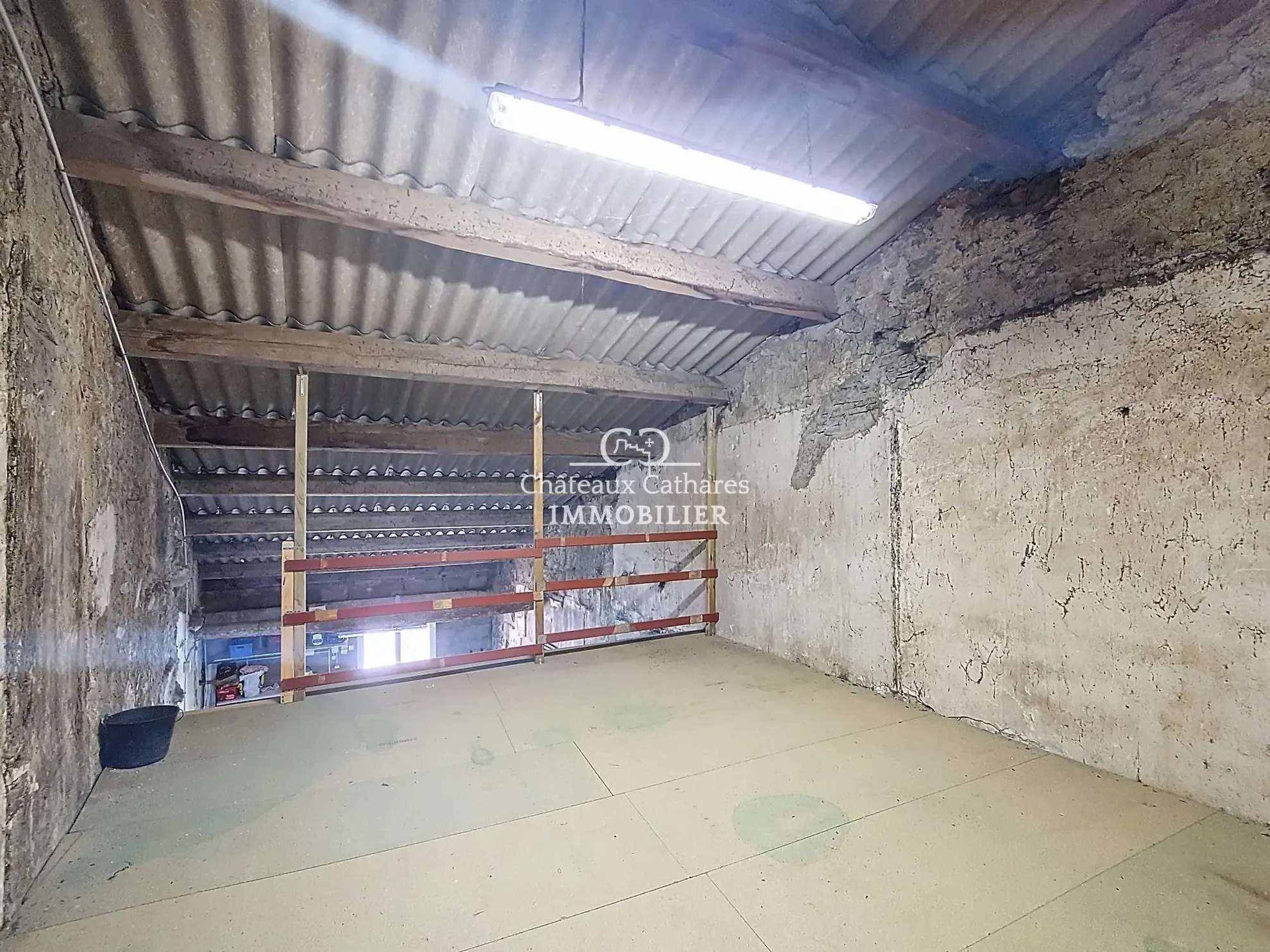 Maison ancienne à Maury avec grand garage – Charme et potentiel 