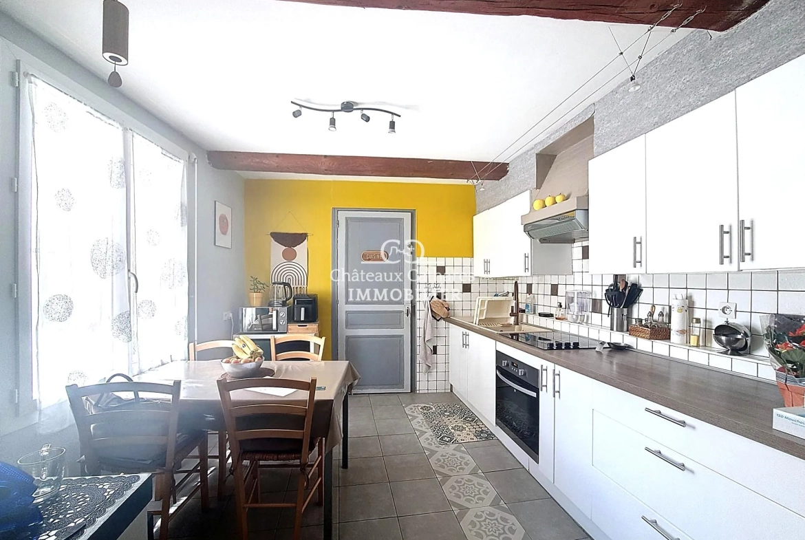 Maison ancienne à Maury avec grand garage – Charme et potentiel 