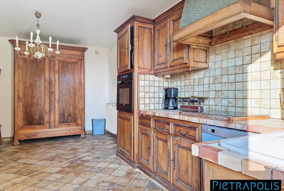 Charmante maison de village avec jardin et chambre indépendante à Gibles 