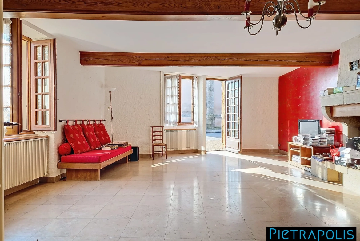 Charmante maison de village avec jardin et chambre indépendante à Gibles 