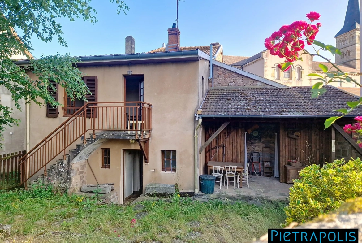 Charmante maison de village avec jardin et chambre indépendante à Gibles 